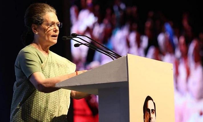 “ராஜீவும் பெரும்பான்மையுடன்தான் ஆட்சிக்கு வந்தார்; இதுபோல நாட்டை நாசம் செய்யவில்லை” : சோனியா  தாக்கு!