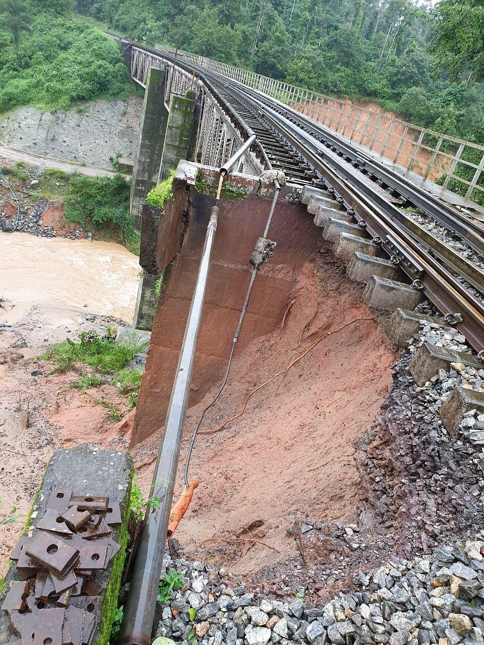 #LIVE வட தமிழகம், புதுவை மற்றும் காரைக்கால் பகுதிகளில் கனமழைக்கு வாய்ப்பு : வானிலை ஆய்வு மையம் தகவல்!