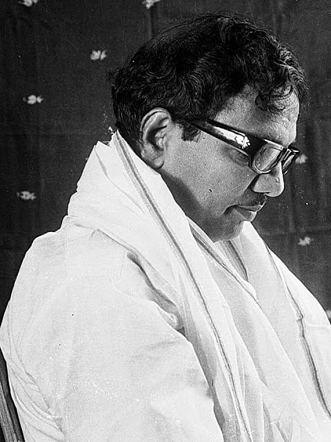 தமிழகத்தின் வரலாறு தலைவர் கலைஞர்  - அரிய புகைப்படங்களின் தொகுப்பு (album)