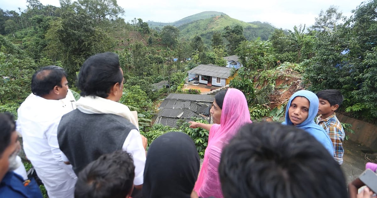 கனமழையால் உருக்குலைந்த நீலகிரி : 2வது நாளாக ஆய்வு செய்த மு.க.ஸ்டாலின்! (ஆல்பம்)