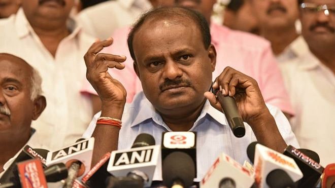 அரசியலில் போராடும் வலிமை எனக்கு இல்லை; என்னை நிம்மதியாக வாழ விடுங்கள் - குமாரசாமி அதிருப்தி பேச்சு