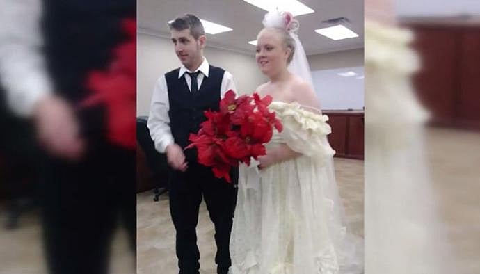 திருமணமான சில நிமிடங்களிலேயே உயிரிழந்த ஜோடி... குடும்பத்தினர் கண்முன்னே நிகழ்ந்த சோகம்!