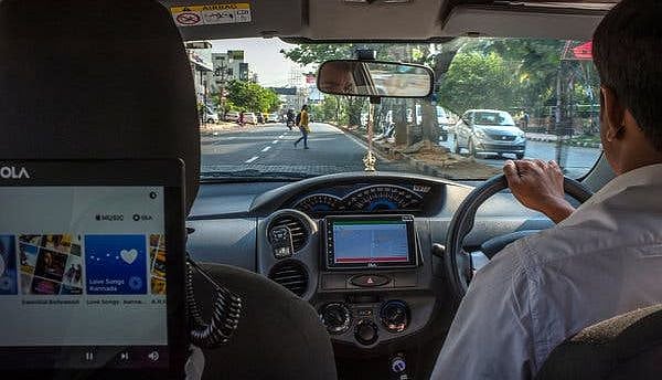 “எட்டு மணி நேரம் தூங்கி மாசக் கணக்காயிடுச்சு...” : ஓலா, ஊபர் டிரைவர்களின் சோகக் கதை!