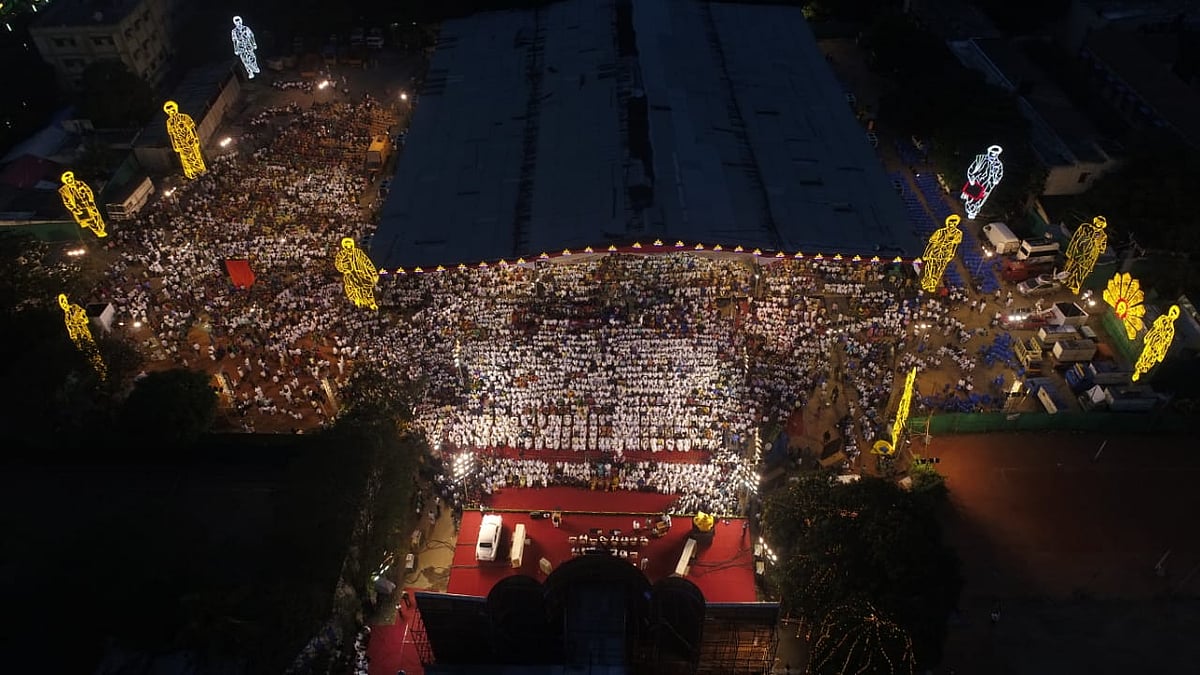 "கலைஞர் செய்ய நினைத்ததை  நம் எம்.பி-க்கள் செய்கின்றனர்" : கலைஞர் நினைவு தின பொதுக்கூட்டம்! (ALBUM)