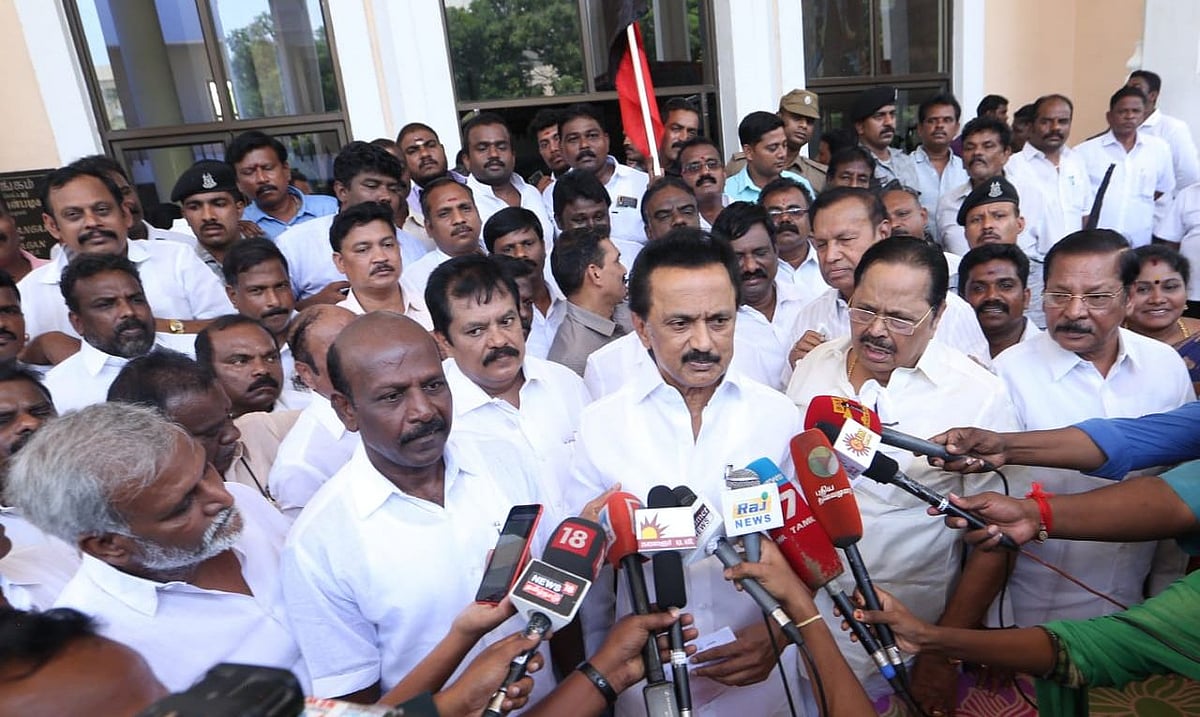 “எடப்பாடிக்கு இதற்கெல்லாம் நேரம் இருக்கிறதா ?” : நிவாரணப் பொருட்களை அனுப்பிவைத்த ஸ்டாலின் கேள்வி !