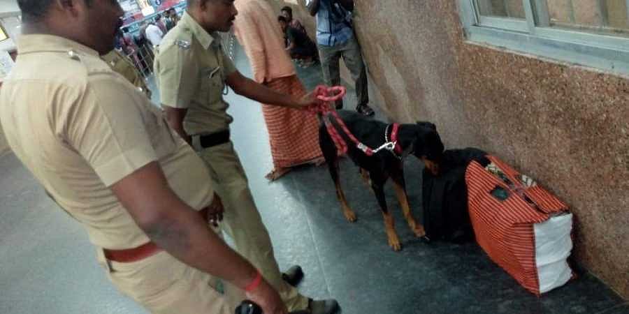 “தீவிரவாதிகளின் புகைப்படத்தை நாங்கள் வெளியிடவில்லை; சோதனைகள் தீவிரப்படுத்தப்பட்டுள்ளன” : காவல்துறை தகவல்!