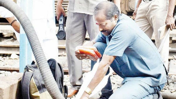 பீதியைக் கிளப்பிய மர்ம பை... பரபரப்பான திருச்சி ரயில் நிலையம் - அல்வா கொடுத்த பயணி!