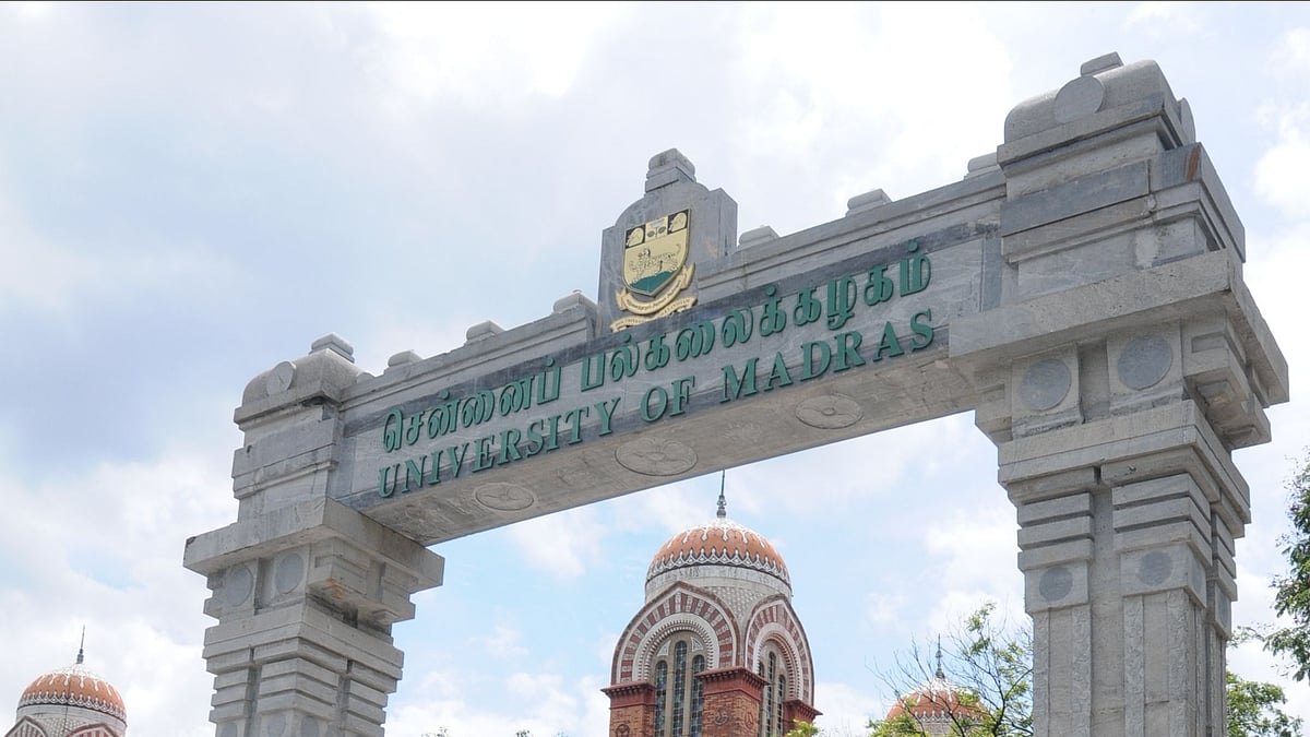 மாணவிகளை வீட்டுக்கு அழைக்கக்கூடாது : பேராசிரியர்களுக்கு சென்னை பல்கலைக்கழகம் உத்தரவு!