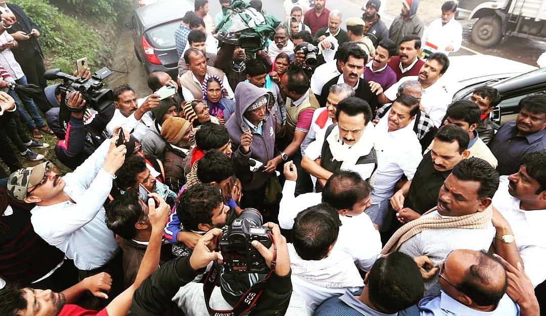 கடும் மழை வெள்ளத்தால் பாதிக்கப்பட்ட நீலகிரி - நேரடியாக மக்களை சந்தித்த மு.க.ஸ்டாலின்! (ஆல்பம்)