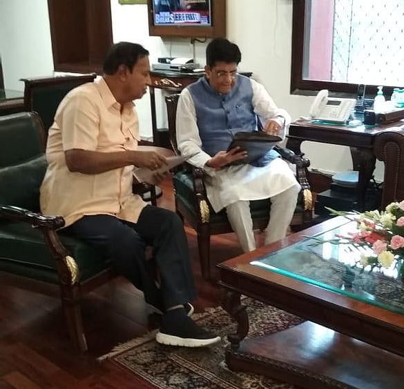 மத்திய அமைச்சர்களைச் சந்தித்து ஸ்ரீபெரும்புதூர் தொகுதிக்கான கோரிக்கைகளை முன்வைத்த டி.ஆர்.பாலு!