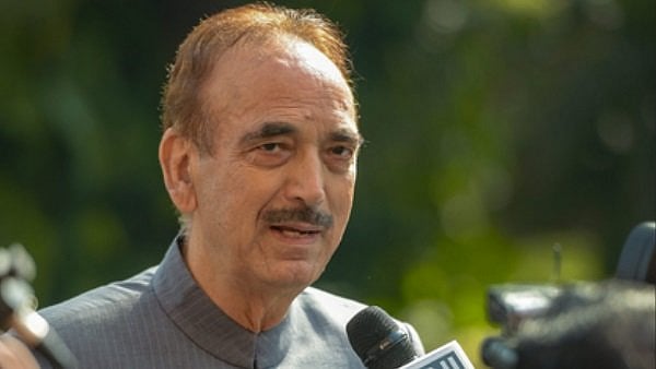 “வரலாற்றைத் தெரிந்துகொண்டு பேசுங்கள்” : பாஜக முடிவை ஆதரிக்கும் காங்கிரசாருக்கு குலாம் நபி ஆசாத் கண்டனம்!