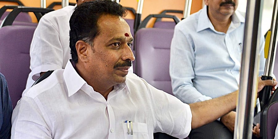 பதவி உயர்வுக்கு 40 லட்சம்.. இடமாறுதலுக்கு 15 லட்சம் : லஞ்சத்தில் திக்குமுக்காடும் போக்குவரத்துத்துறை!