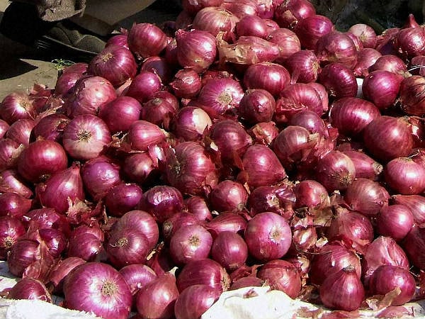 9 வருடங்களுக்கு முன்பு பதிவிட்ட ட்வீட்டால் மாட்டிக்கொண்ட ஸ்மிருதி இரானி!