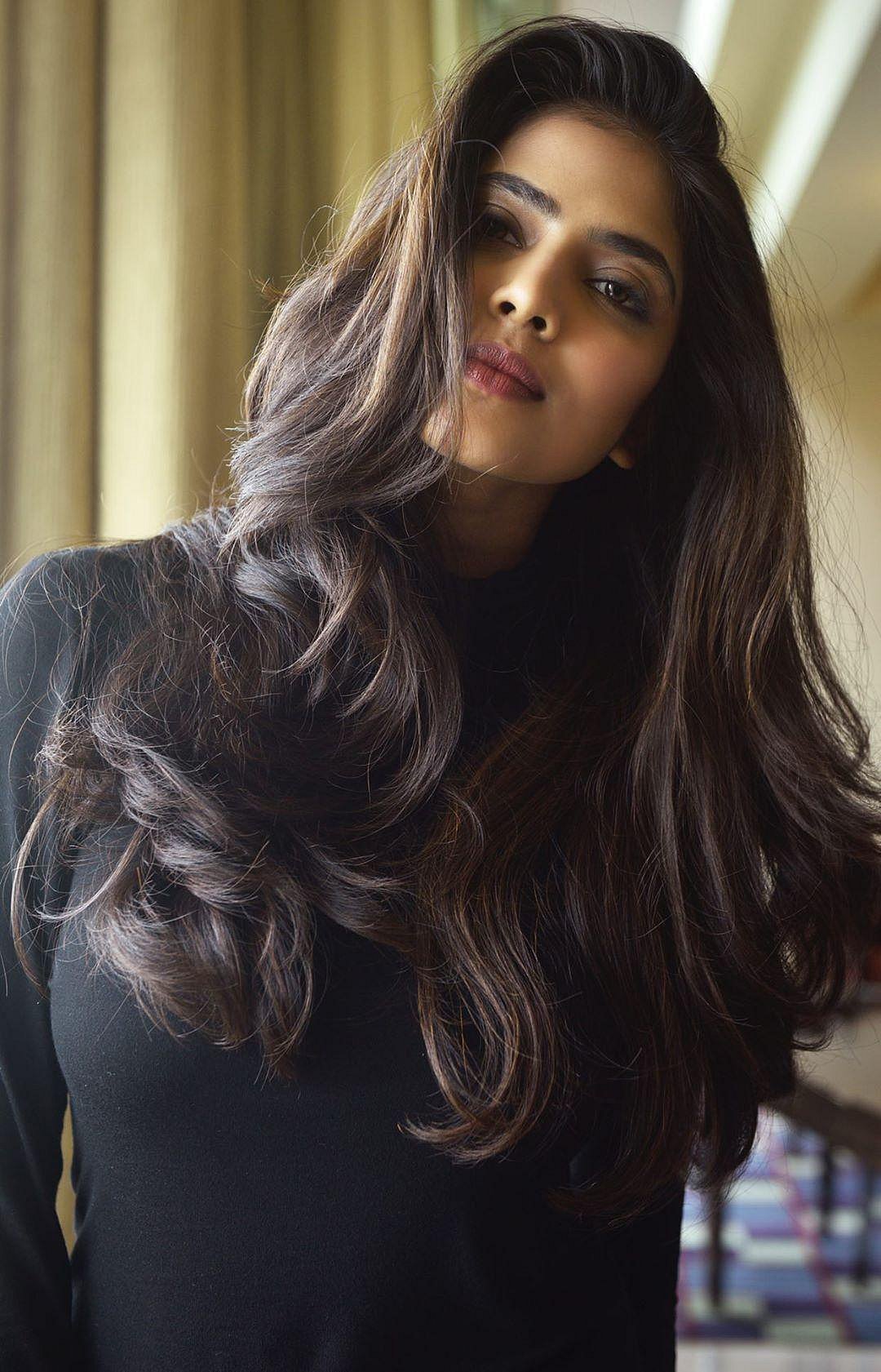 விஜய்க்கு ஜோடி... மாளவிகா மோகனனின் லேட்டஸ்ட் புகைப்படங்கள்! (ALBUM)