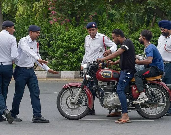 ஆட்டோ விலை ரூ.25,000; ஆனால், அபராதம் ரூ.47,000 - டிராஃபிக் போலிஸிடம் சிக்கிய ஆட்டோ டிரைவர் புலம்பல்!