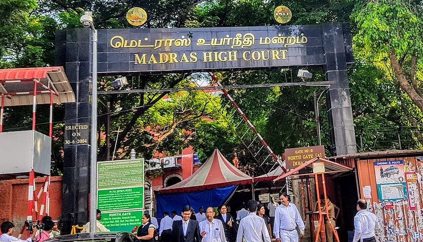 “மருத்துவக் கல்லூரிகளில் கூடுதலாக 2 இடங்கள் உருவாக்க உச்சநீதிமன்றத்தை அணுக வேண்டும்” : ஐகோர்ட்டில் பதில்!