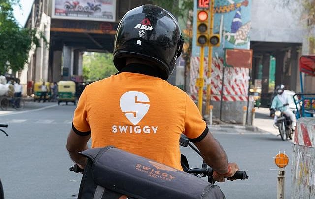 ‘ஸ்விகி GO’ சேவையால் ரூ.95,000 பறிப்பு: கூகுளில் இருந்த போலி வாடிக்கையாளர் சேவை எண்ணை நம்பி ஏமாந்த பெண்!