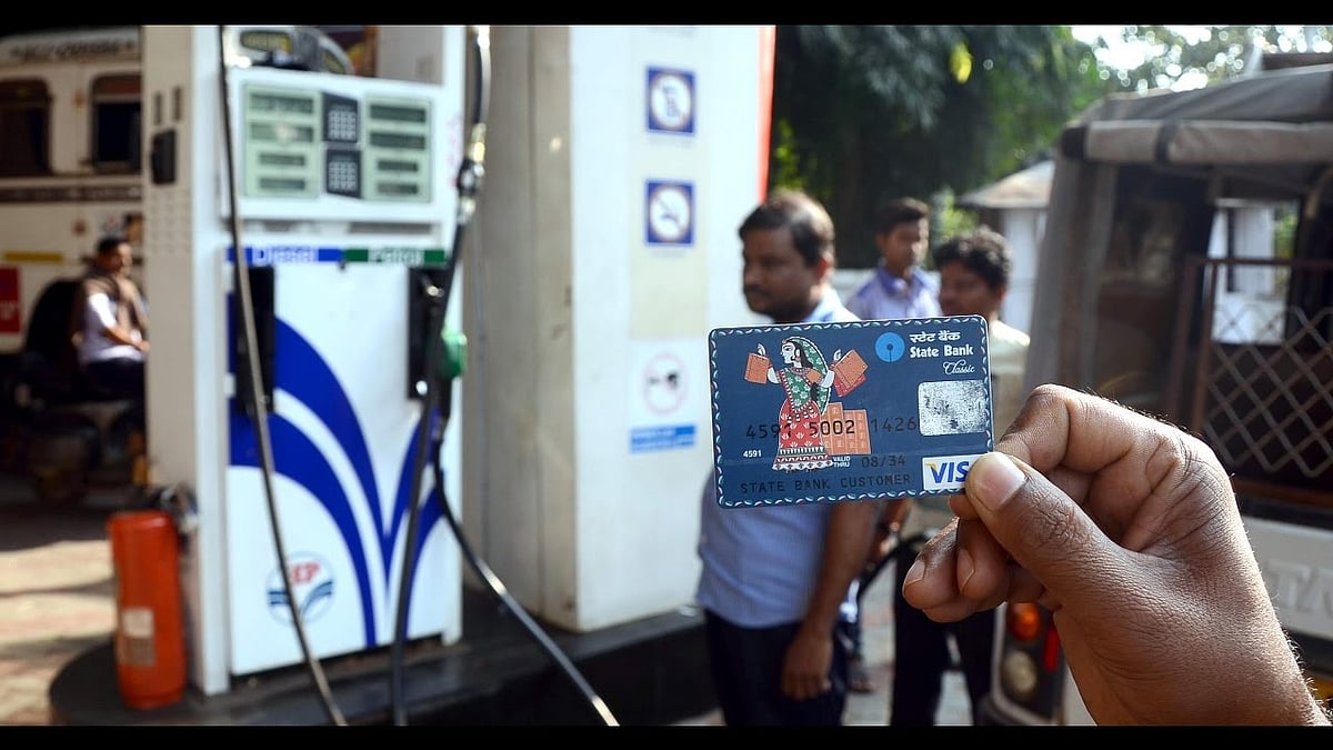கார்டு மூலம் பெட்ரோல், டீசல் வாங்குபவர்களுக்கு வழங்கப்பட்டு வந்த சலுகைகள் நிறுத்தம் - SBI அறிவிப்பு!