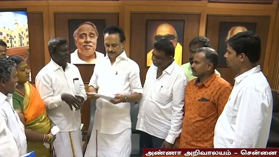 லாபம் என்கிறது அரசு; நஷ்டம் என்கிறார் அமைச்சர் - சிபிஐ விசாரணை கோரி ஆவின் ஊழியர்கள் மு.க.ஸ்டாலினிடம் மனு