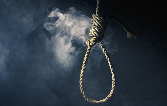 கந்துவட்டி கொடுமையால் குடும்பத்துடன் மதுரை தொழிலாளி தற்கொலை; சம்பவத்தை மூடி மறைக்க அதிமுகவினர் மிரட்டல்!