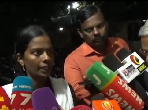 ‘Tik Tok’ தோழியுடன் மாயமான பெண் காவல்நிலையத்தில் சரண் : கணவர் கொடுமை என புகார் - குழப்பத்தில் போலிஸ் !