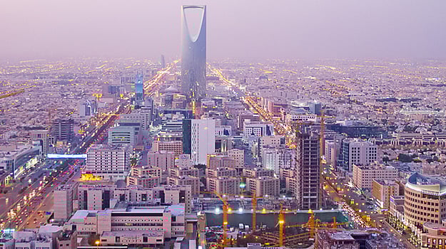  “இனி சவுதி அரேபியாவிற்கு சுற்றுலா செல்லலாம்” : புதிய மாற்றங்களுடன் விசா வழங்கத் தயாராகும் சவுதி அரசு!