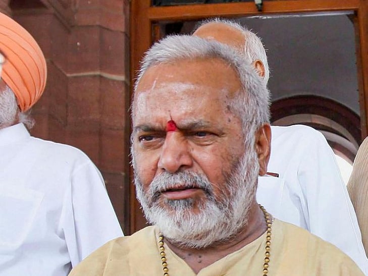 பாலியல் வழக்கில் சிக்கிய சின்மயானந்தா - கட்சி உறுப்பினரே இல்லை என அந்தர் பல்டி அடித்த பா.ஜ.க!