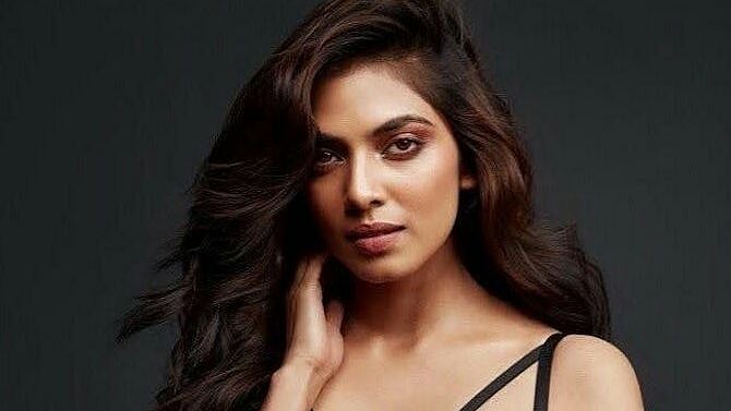 விஜய்க்கு ஜோடி... மாளவிகா மோகனனின் லேட்டஸ்ட் புகைப்படங்கள்! (ALBUM)