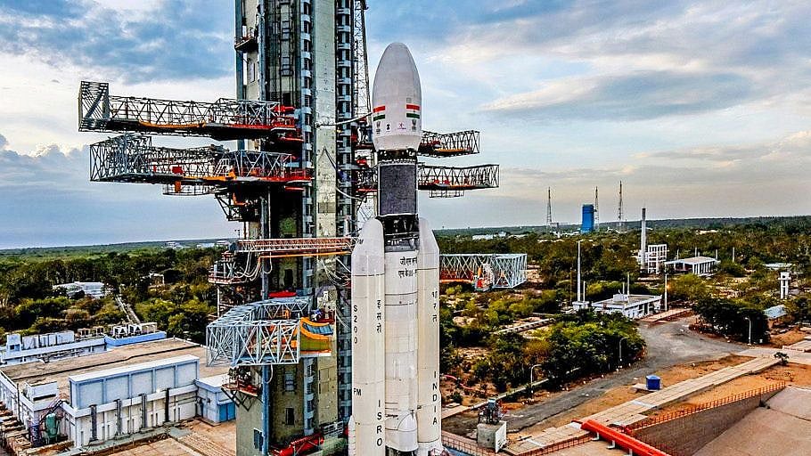 Chandrayaan 2 : மக்களின் வரிப்பணம் வீணானது என்று பொய் சொல்பவர்களுக்கு இஸ்ரோ ஈட்டிய லாபம் தெரியுமா ?