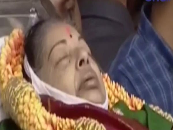 அப்பல்லோ முதல் அறிக்கை வெளியிட்டு 3 வருடமாச்சு.. ‘ஜெயலலிதா மரண மர்மம்’ குறித்த ஆறுமுகசாமி அறிக்கை எங்கே ?