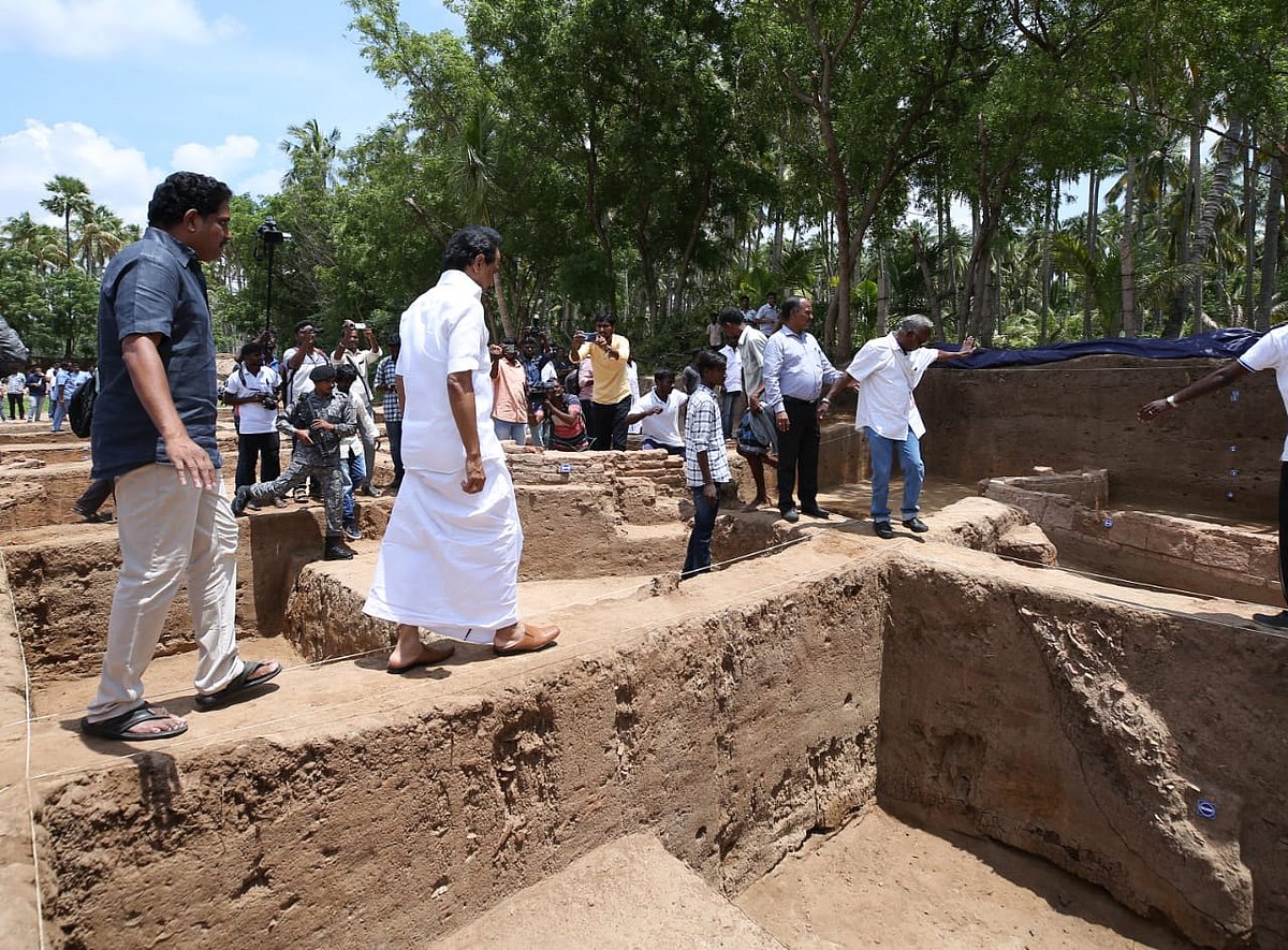 ஆதித் தமிழரைத் தேடி... கீழடியில் தி.மு.க தலைவர் மு.க.ஸ்டாலின்... (ALBUM)