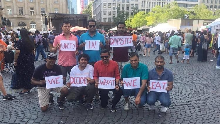 மாட்டுக்கறி மீது வெறுப்பு காட்டும் இந்துத்துவா : ஜெர்மனி உணவு விழாவில் சர்ச்சை - களமிறங்கிய மலையாளிகள்