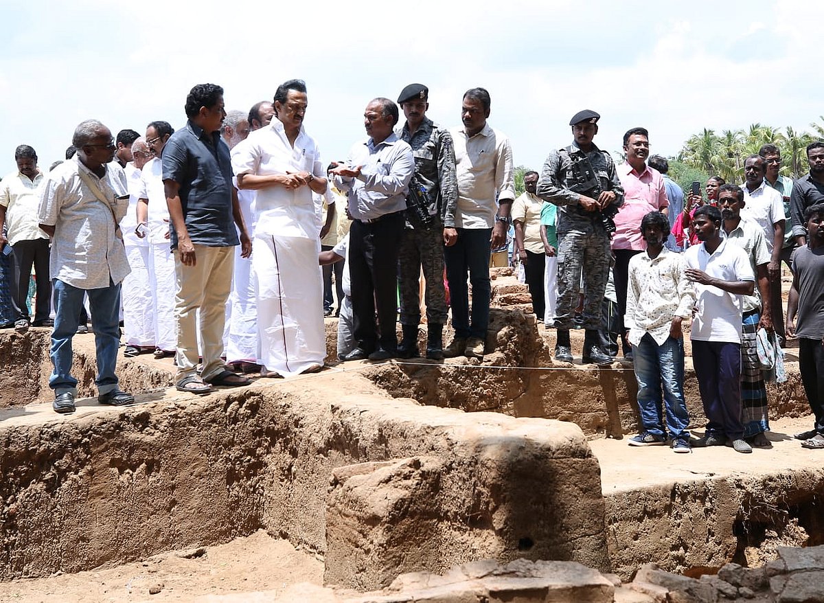 ஆதித் தமிழரைத் தேடி... கீழடியில் தி.மு.க தலைவர் மு.க.ஸ்டாலின்... (ALBUM)