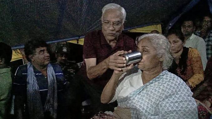 அரசை அசைத்துப் பார்த்த மேதா பட்கரின் உண்ணாவிரதம் : கோரிக்கைக்கு செவி சாய்த்த பா.ஜ.க அரசு