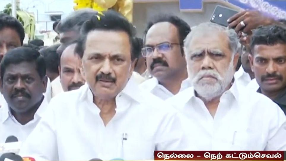 தமிழக அமைச்சர்கள் பொழுதுபோக்குக்காக வெளிநாடுகளுக்கு சுற்றுலா சென்று இருக்கிறார்கள் - மு.க ஸ்டாலின்