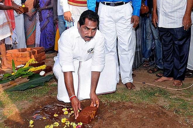 கட்சி நிர்வாகிக்கு கொலை மிரட்டல் விடுத்த முன்னாள் அமைச்சர் ஜெயபால் :  வழக்குப் பதிவு செய்த காவல்துறை!