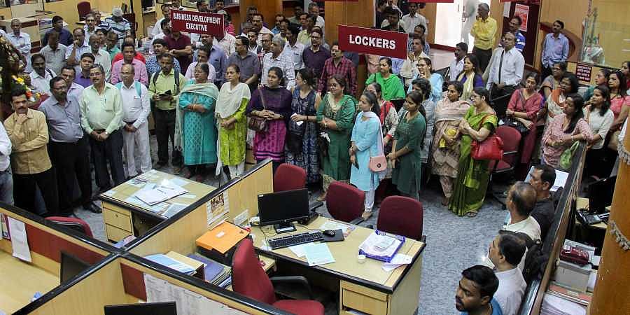 “கையில் காயமென்றால் கையையே வெட்டுவீர்களா?” : வங்கிகள் இணைப்பு முடிவுக்கு கி.வீரமணி கண்டனம்!