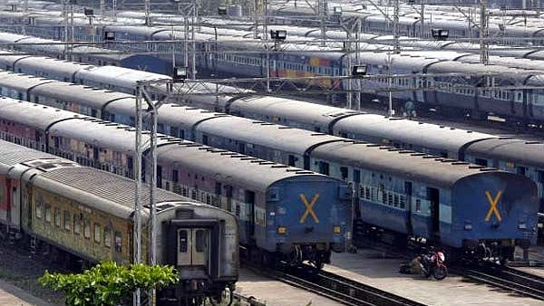 2023ம் ஆண்டுக்குள் தனியார் மயமாகும் சென்னை ரயில்வே : மத்திய அரசின் அடுத்த ’பலி’ - ரயில்வே நிர்வாகம் ?!