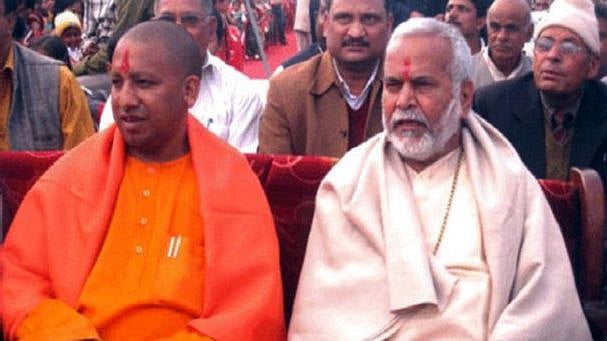 பாலியல் வழக்கில் சிக்கிய சின்மயானந்தா - கட்சி உறுப்பினரே இல்லை என அந்தர் பல்டி அடித்த பா.ஜ.க!