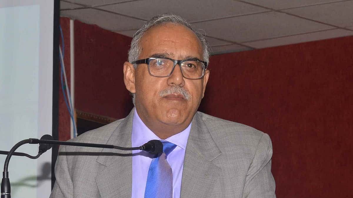 மாற்றுக் கருத்து தெரிவித்தால் தேச துரோக சட்டம் பாய்கிறது - உச்ச நீதிமன்ற நீதிபதி அதிருப்தி!