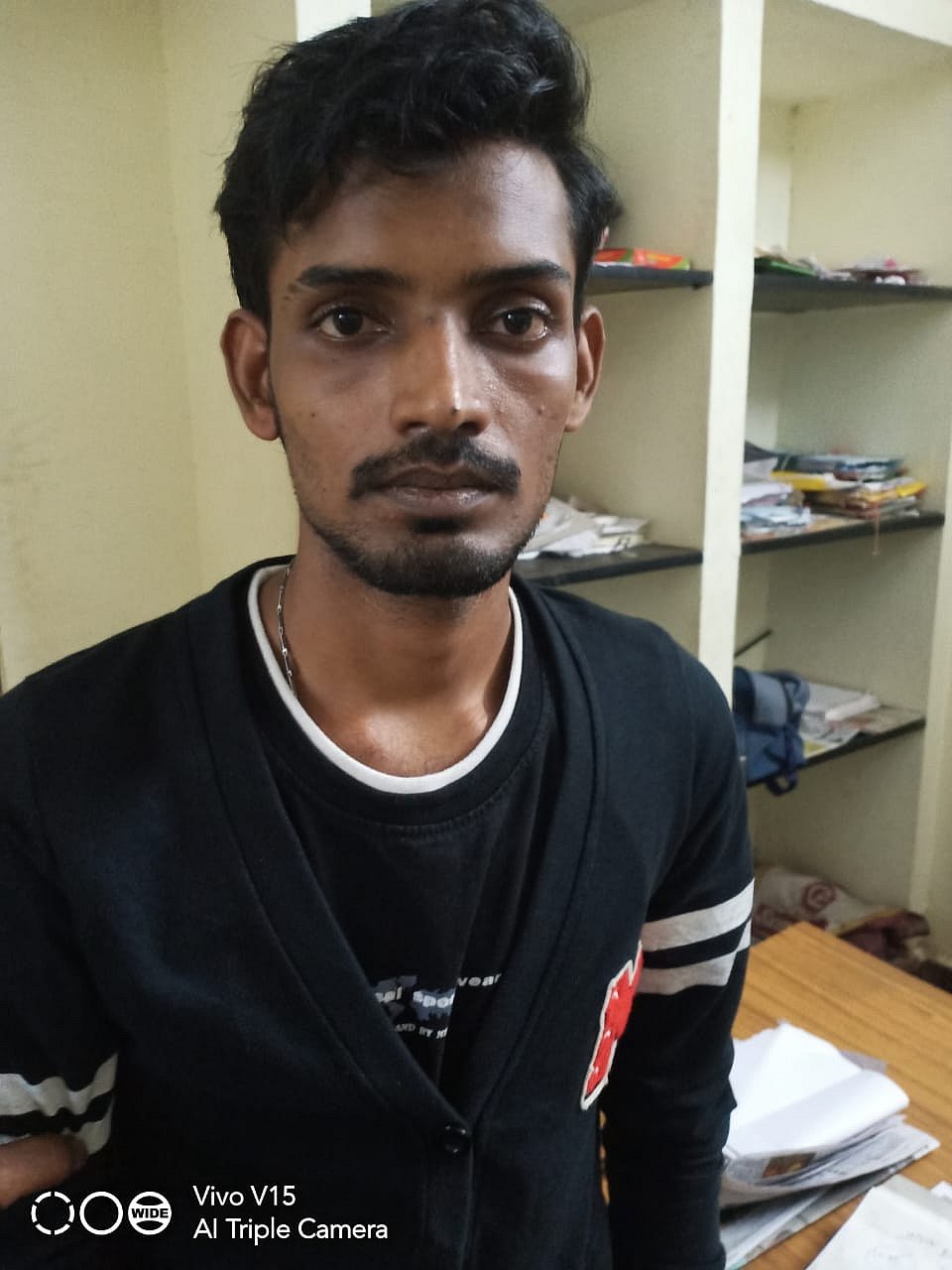 வெளிநாடு செல்வதற்குப் பணம் பெற கடத்தல் நாடகம் : குடும்பத்தினரையே மிரட்டிய காதல் ஜோடி கைது!