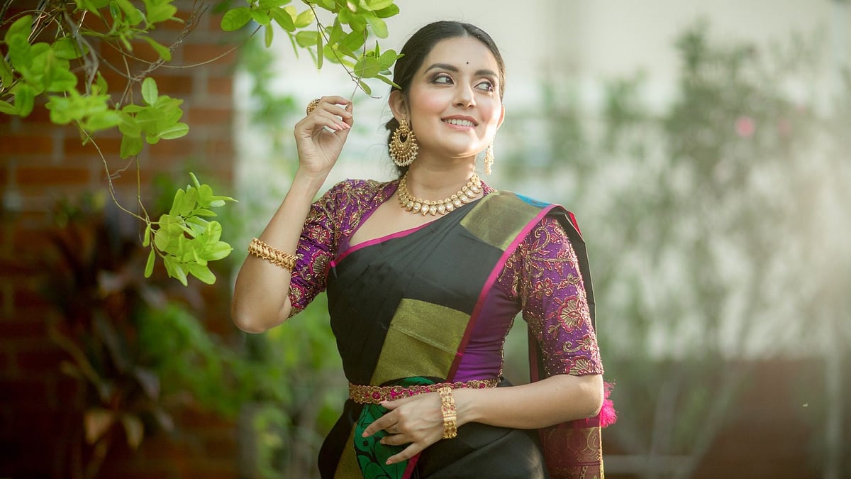  நடிகை மகிமா நம்பியாரின் லேட்டஸ்ட் ஃபோட்டோஷூட் !