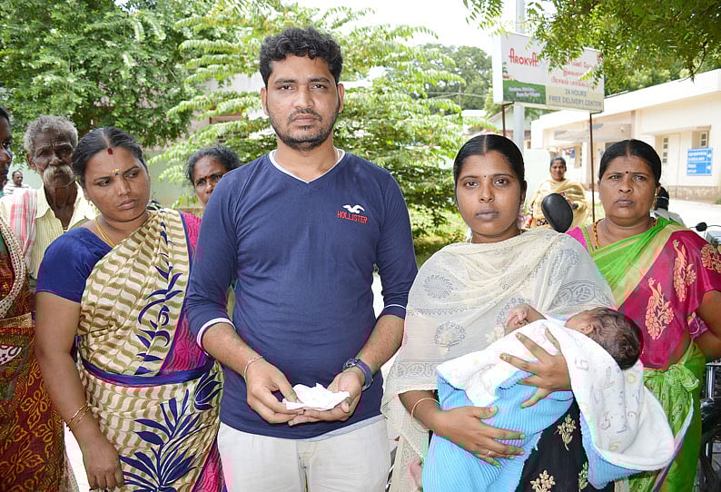 பிறந்த குழந்தையின் உடலில் 20 நாட்களாக கிடந்த ஊசி... தொடரும் அரசு மருத்துவமனையின் அலட்சியம்!