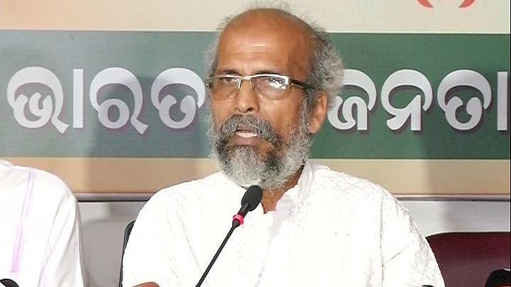 'வந்தே மாதரம்' பாடலை ஏற்காதவர்கள் இந்தியர்கள் இல்லை : சர்ச்சையை கிளப்பிய சாரங்கியின் பின்னணி என்ன ? 