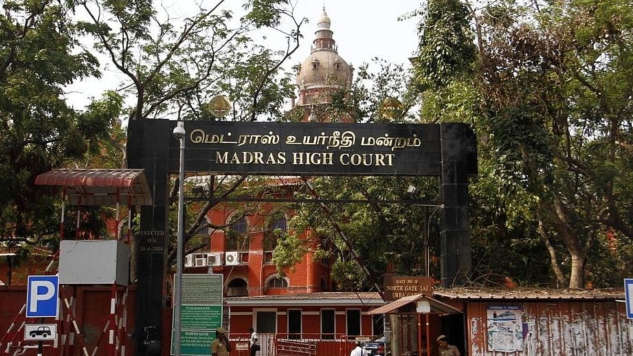 கணினி ஆசிரியருக்கான தேர்வை தமிழில் நடத்தாதது ஏன்? - ஆசிரியர் தேர்வு வாரியத்துக்கு ஐகோர்ட் கேள்வி!