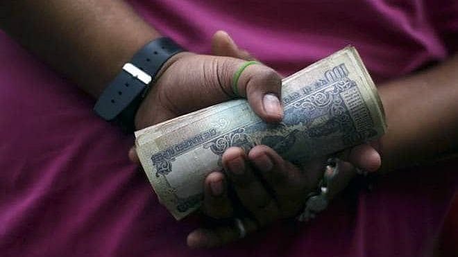 “பஞ்சாப் மற்றும் மகாராஷ்டிரா வங்கிகளில் ரூ.1000 க்கு மேல் பணம் எடுக்கமுடியாது” - ரிசர்வ் வங்கி நடவடிக்கை