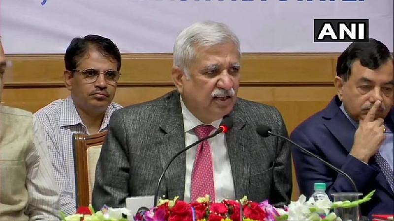 “டி.வி, செல்போன் போன்று EVM மெஷினிலும் கோளாறு ஏற்படத்தான் செய்யும்” - சுனில் அரோரா பேட்டி!