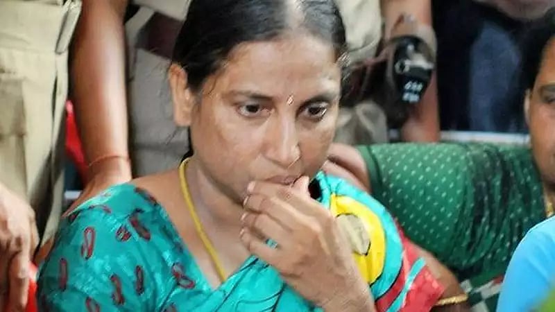 நளினியின் பரோலை நீட்டிக்கமுடியாது : அரசுத் தரப்பு வாதத்தால் சென்னை உயர்நீதிமன்றம் மறுப்பு!