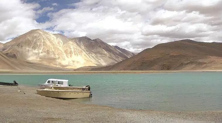 பான்காங் த்சோ ஏரி (Pangong Tso)