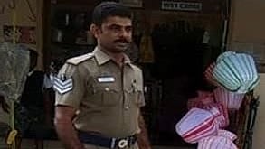 “ஏய்.. நீ அழகா இருக்கே!” : குடிபோதையில் இளம்பெண்ணிடம் அத்துமீறிய காவலர்!